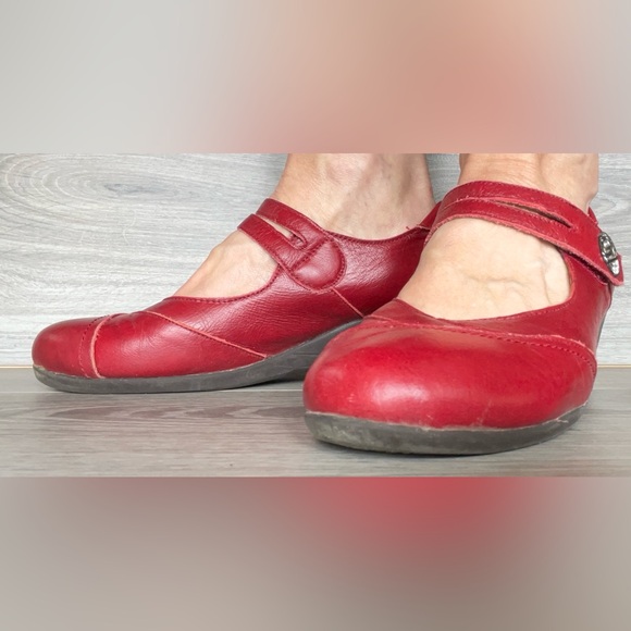 La Bottine Red Leather Pump, Size UK 37 - Picture 1 of 5